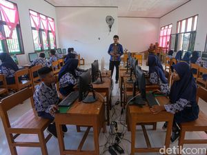 Rekrutmen Guru Sekolah Rakyat 2025 Dibuka! Cek Jadwal dan Syaratnya Rekrutmen Guru Sekolah Rakyat 2025 Dibuka! Cek Jadwal dan Syaratnya