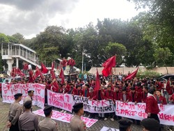 Gelar Aksi, Ikatan Mahasiswa Muhammadiyah Desak KPK Segera Tangkap Harun Masiku