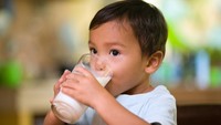 Video: Kenali Beda Gejala Anak Alergi Susu Sapi dan Intoleransi Laktosa
