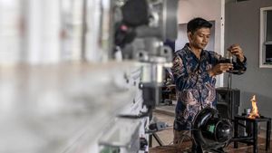 Keren! Guru SMKN 1 Cipatat Ciptakan Kompor Berbahan Bakar Oli Bekas