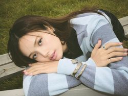 7 Gaya Lisa BLACKPINK Tampil Cantik Effortless di Sampul Vogue Thailand