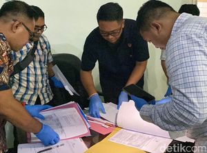 Penyidik Geledah Ruang Kabid SMK Dikbud NTB Terkait OTT Korupsi