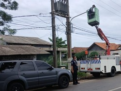 Jelang Libur Natal, Penerangan Jalur Alternatif Puncak Bogor Mulai Diperbaiki