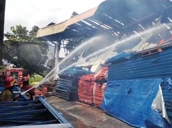 Kebakaran Gudang Kapas di Klapanunggal Bogor Diduga Akibat Korsleting