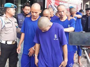 Tampang 8 Tersangka Penyiksa Bocah yang Kukunya Dicabut Pakai Tang Tampang 8 Tersangka Penyiksa Bocah yang Kukunya Dicabut Pakai Tang