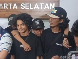 Saksi Peringan Vadel Badjideh Beberkan Kehidupan LM saat di Inggris