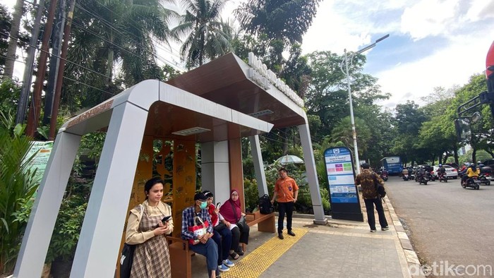 Wajah gres halte-halte di Jakarta. (detikcom) Halte baru TB Simatupang