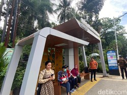 Warga Puas dengan Wajah Baru Halte di TB Simatupang: Desainnya Estetik