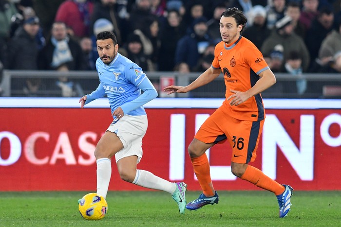 The Inter player Matteo Darmian and the Lazio player Pedro during the match Lazio-Inter at the Stadio Olimpico. Rome (Italy), December 17th 2023 (Photo by Massimo Insabato/Archivio Massimo Insabato/Mondadori Portfolio via Getty Images)