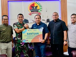 Andre Rosiade Gandeng BNI Bangun Lapangan Bulu Tangkis Korem 032/Wirabraja