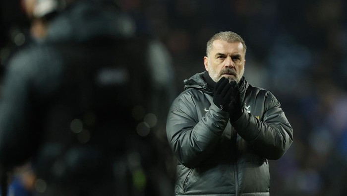 Soccer Football - Europa League - Rangers v Tottenham Hotspur - Ibrox, Glasgow, Scotland, Britain - December 12, 2024 Tottenham Hotspur manager Ange Postecoglou applauds fans after the match Action Images via Reuters/Lee Smith