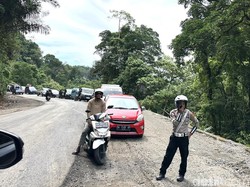 Buka Tutup Jalan, Lalin Poros Maros-Bone di Kappang Antre 3 Km Sore Ini