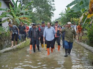 Tinjau Lokasi Banjir, Bupati Pangandaran Siapkan Upaya Penanganan Tinjau Lokasi Banjir, Bupati Pangandaran Siapkan Upaya Penanganan