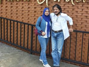 Caca Handika Tetap Posesif ke Istri Meski 18 Tahun Menikah Caca Handika Tetap Posesif ke Istri Meski 18 Tahun Menikah