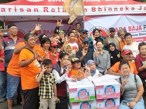 Dampingi Istri, Djarot Berdialog-Beri Bantuan Korban Kebakaran Kemayoran Dampingi Istri, Djarot Berdialog-Beri Bantuan Korban Kebakaran Kemayoran