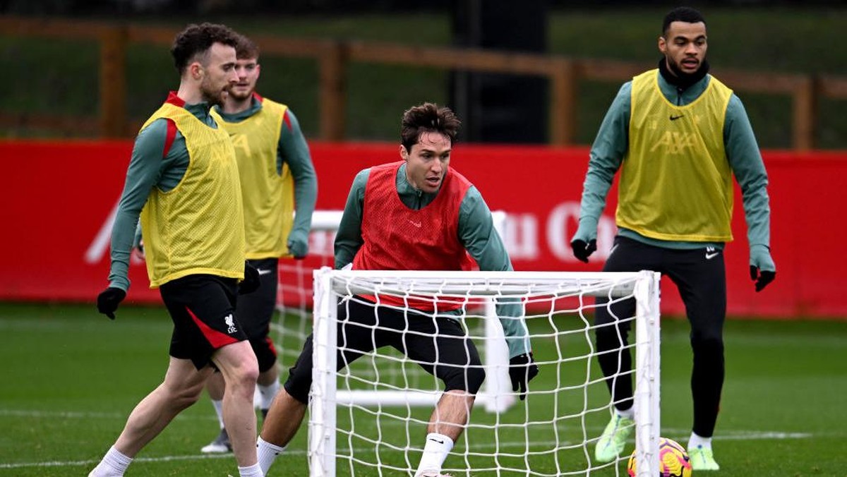 Diogo Jota dan Federico Chiesa siap bermain lagi akhir pekan ini (Liverpool FC via Getty Images/Andrew Powell)