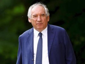 Video: Macron Tunjuk Francois Bayrou Sebagai PM Baru Prancis Video: Macron Tunjuk Francois Bayrou Sebagai PM Baru Prancis