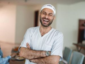 Kenapa Islam Melarang Tertawa Terbahak-Bahak? Ini Alasannya Kenapa Islam Melarang Tertawa Terbahak-Bahak? Ini Alasannya