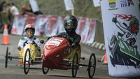 Intip Keseruan Balap Kereta Peti Sabun di Bandung