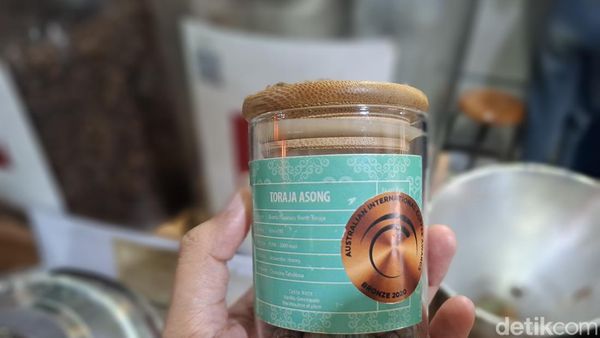 Kafe Kecil di Pasar Santa Ini Punya Biji Kopi Berkualitas Internasional