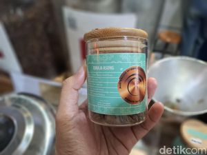 Kafe Kecil di Pasar Santa Ini Punya Biji Kopi Berkualitas Internasional Kafe Kecil di Pasar Santa Ini Punya Biji Kopi Berkualitas Internasional