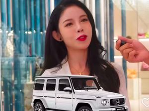 Viral Wanita Pakai Outfit Total Rp 1,8 M, Bikin Syok Saat Ungkap Profesinya Viral Wanita Pakai Outfit Total Rp 1,8 M, Bikin Syok Saat Ungkap Profesinya