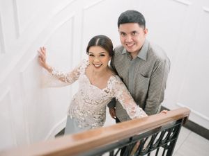 Selamat! Komika Oza Rangkuti Resmi Nikahi Penyiar Aisha Lahtiba Selamat! Komika Oza Rangkuti Resmi Nikahi Penyiar Aisha Lahtiba