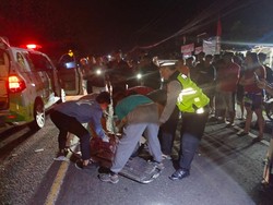 Hindari Jalan Berlubang, Pemotor Tewas Terlindas di Jalan Denpasar-Gilimanuk