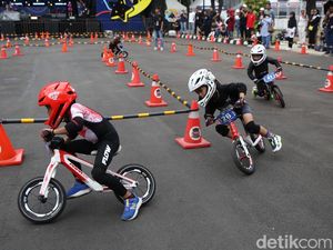 Potret Seru Balita Balapan Pushbike di HUT Transmedia Potret Seru Balita Balapan Pushbike di HUT Transmedia