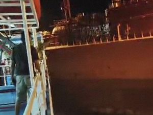 Video: Kepanikan Penumpang KMP Trimas Saat Benturan dengan Kapal Gas di Merak
