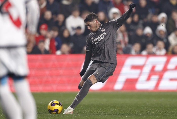 MADRID, SPAIN - DECEMBER 14: Federico Valverde player of Real Madrid scores a goal during the La Liga match between Rayo Vallecano de Madrid and Real Madrid CF at Estadio de Vallecas on December 14, 2024 in Madrid, Spain. (Photo by Helios de la Rubia/Real Madrid via Getty Images)