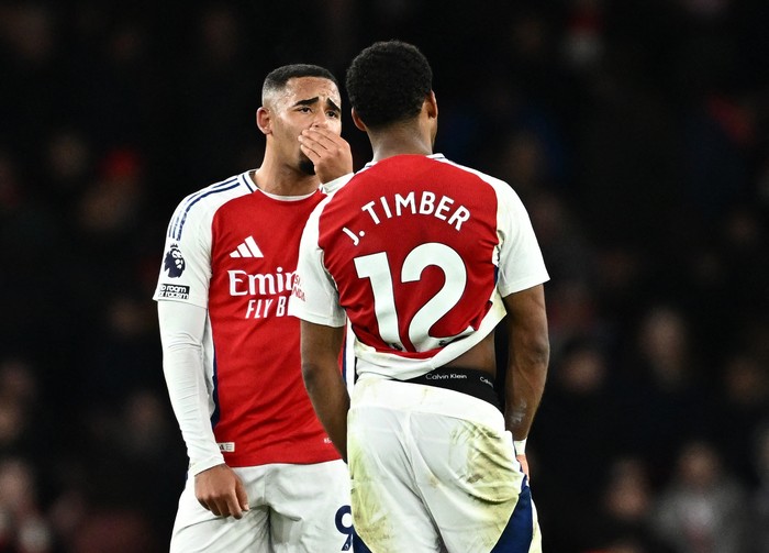 Soccer Football - Premier League - Arsenal v Everton - Emirates Stadium, London, Britain - December 14, 2024 Arsenals Gabriel Jesus and Jurrien Timber after the match REUTERS/Dylan Martinez EDITORIAL USE ONLY. NO USE WITH UNAUTHORIZED AUDIO, VIDEO, DATA, FIXTURE LISTS, CLUB/LEAGUE LOGOS OR LIVE SERVICES. ONLINE IN-MATCH USE LIMITED TO 120 IMAGES, NO VIDEO EMULATION. NO USE IN BETTING, GAMES OR SINGLE CLUB/LEAGUE/PLAYER PUBLICATIONS. PLEASE CONTACT YOUR ACCOUNT REPRESENTATIVE FOR FURTHER DETAILS..