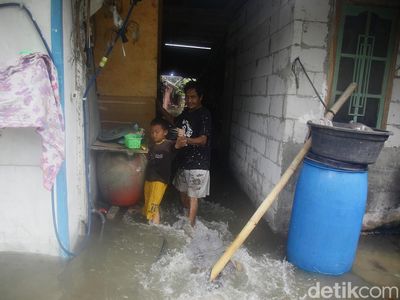 Banjir Rob di Pelabuhan Sunda Kelapa Sempat Masuk ke Rumah Warga