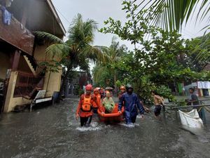 Banjir Makassar Rendam Permukiman, Rujab Gubernur Sulsel, hingga Rumah Sakit Banjir Makassar Rendam Permukiman, Rujab Gubernur Sulsel, hingga Rumah Sakit