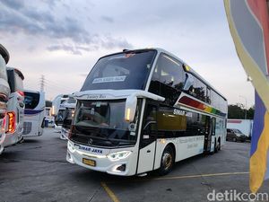 Respek! Kru PO Sinar Jaya Amankan Barang Penumpang yang Tertinggal di Bus Respek! Kru PO Sinar Jaya Amankan Barang Penumpang yang Tertinggal di Bus