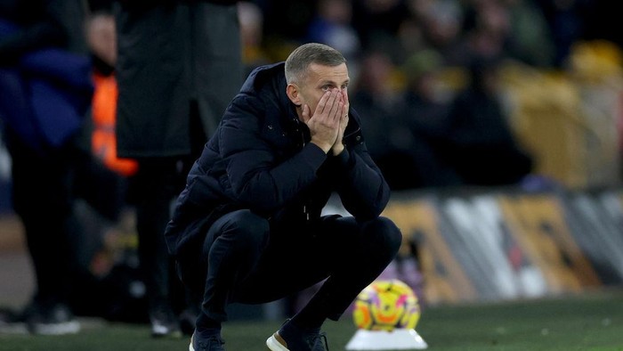 WOLVERHAMPTON, ENGLAND - DECEMBER 14: Wolverhampton Wanderers manager Gary ONeil during the Premier League match between Wolverhampton Wanderers FC and Ipswich Town FC at Molineux on December 14, 2024 in Wolverhampton, England. (Photo by Carl Recine/Getty Images)