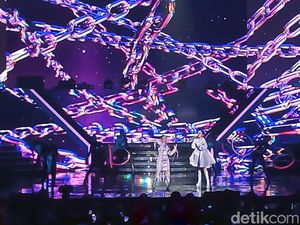 Rossa, Mahalini, & Setiaband Bikin Bahagia di Panggung HUT Ke-23 Transmedia