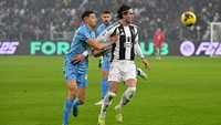 Bek Timnas Indonesia itu nyaris tak membiarkan Vlahovic leluasa saat Juventus menyerang. (Foto: Juventus FC via Getty Images/Filippo Alfero - Juventus FC)