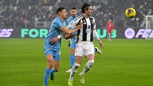 Vlahovic Kesal Banget Ditempel Jay Idzes