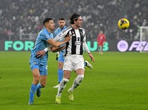 Vlahovic Kesal Banget Ditempel Jay Idzes