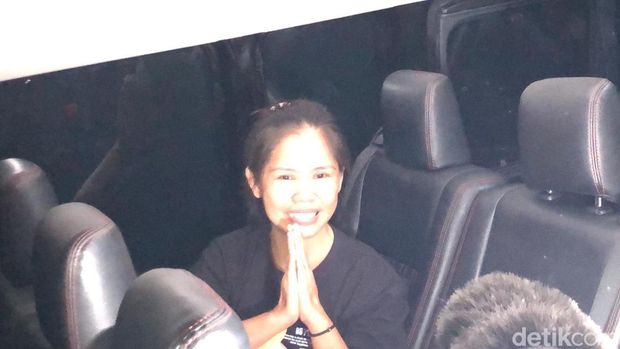 Mary Jane saat dijemput di Lapas Perempuan, Wonosari, Gunungkidul, Minggu (15/12/2024) malam.