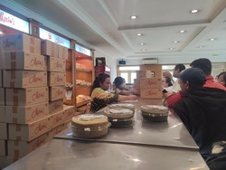 Dikabarkan Akan Tutup, Roti Maxims nan Legendaris Diburu Warga hingga Antre