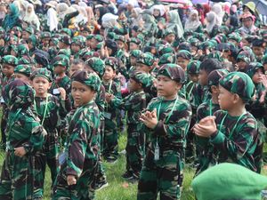 Serunya Bupati Banyuwangi Senam Bareng Ribuan Siswa PAUD Banyuwangi Serunya Bupati Banyuwangi Senam Bareng Ribuan Siswa PAUD Banyuwangi