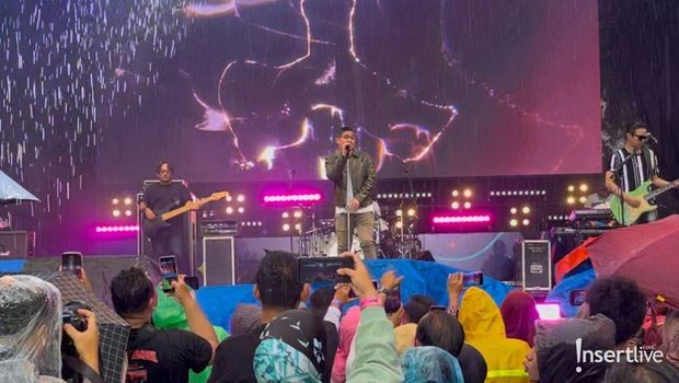 Penampilan Ungu di HUT Transmedia hari kedua