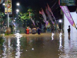 Video Penampakan Jalan Nasional Trenggalek-Tulungagung Banjir