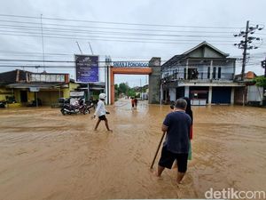 Ponorogo Tergenang Banjir Usai Hujan Lebat Picu Tanggul Jebol