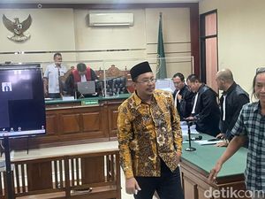 Bupati Sidoarjo Nonaktif Divonis 4,5 Tahun Bui Terkait Korupsi Insentif BPPD Bupati Sidoarjo Nonaktif Divonis 4,5 Tahun Bui Terkait Korupsi Insentif BPPD