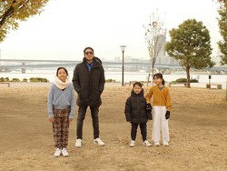 Cerita Desta Sempatin Dongengin Anak Meski Sibuk Syuting