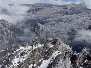 Rekor! Trail Run Carstensz Dipecahkan Pendaki Perempuan Rekor! Trail Run Carstensz Dipecahkan Pendaki Perempuan