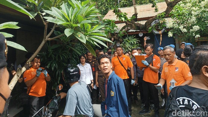IWAS di saat menjalani rekonstruksi problem pelecehan seksual, Rabu (11/12/2024). IWAS di saat menjalani rekonstruksi problem pelecehan seksual, Rabu (11/12/2024).